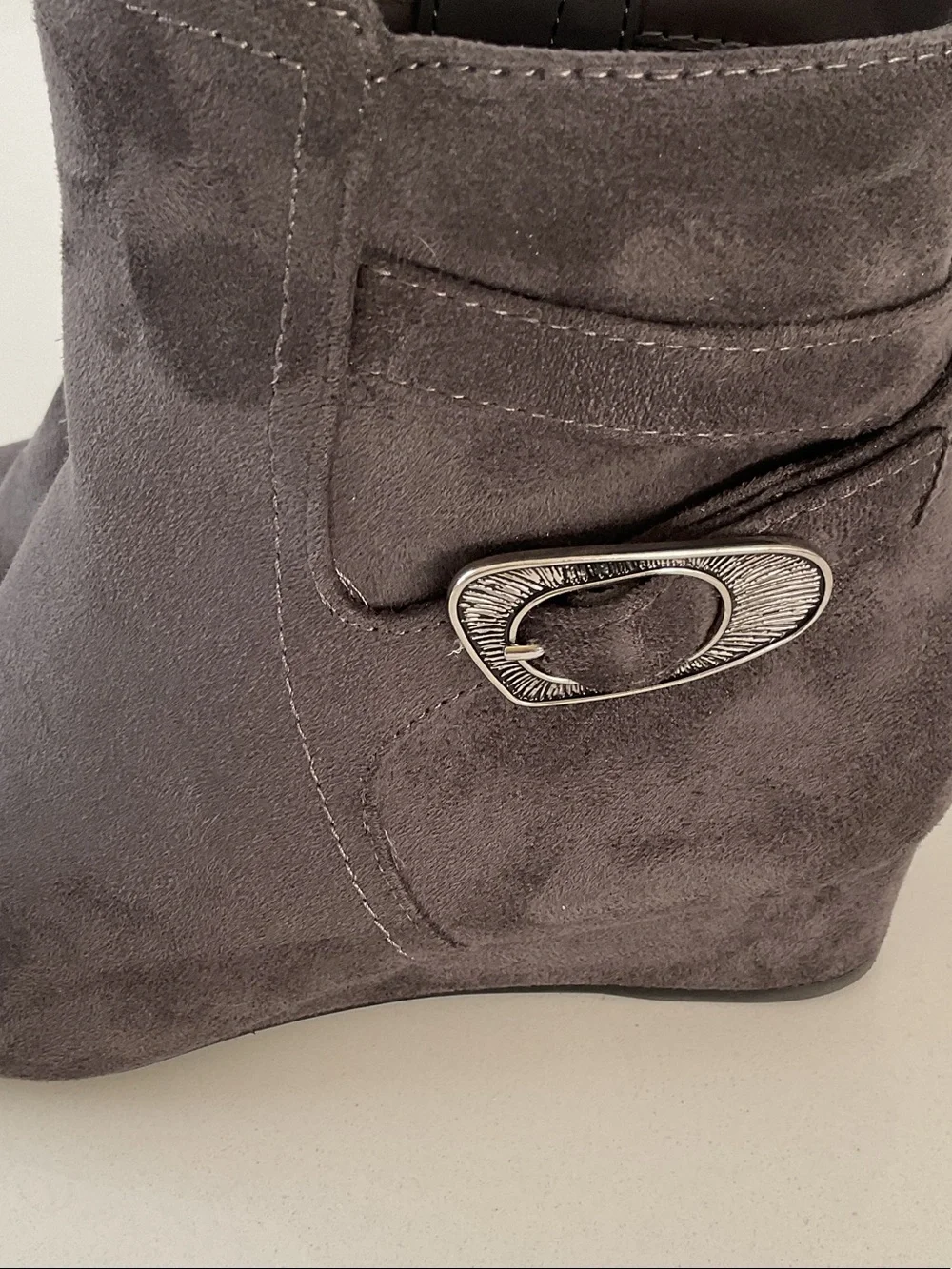 Impo sleek suede